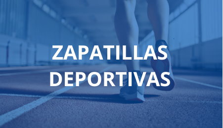 Persona corriendo en una pista de atletismo