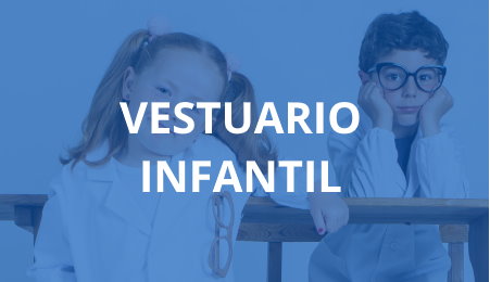 Una nia y un nio en una clase infantil aprendiendo