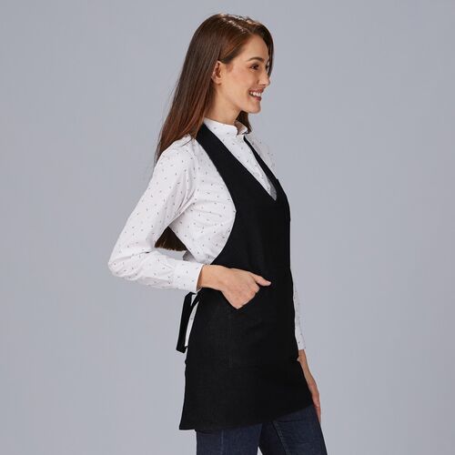 Delantal con peto en pico. Sarga poliester 80x65 cms. Negro (001)